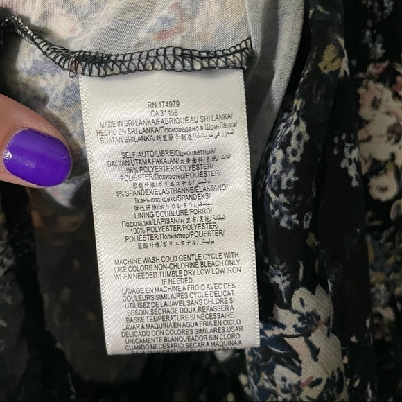 BCBG Generation Floral Tiered Blouse - Picture 5 of 8